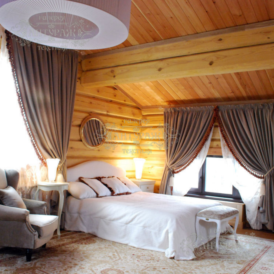 Портьеры в деревянном доме