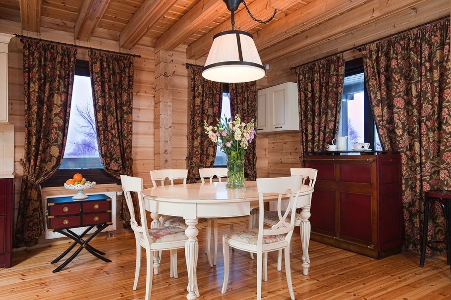 Кухня в деревянном доме