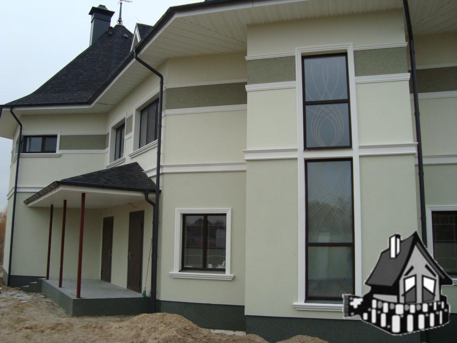 Оштукатуренные фасады домов