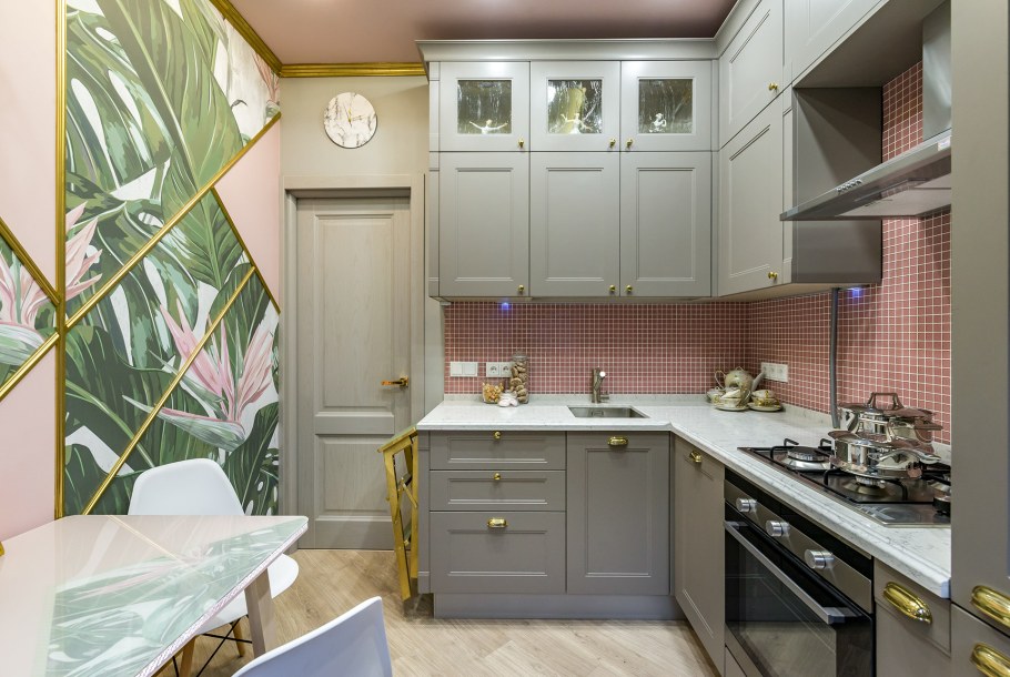 Кухня 7кв м в панельном доме Неоклассика