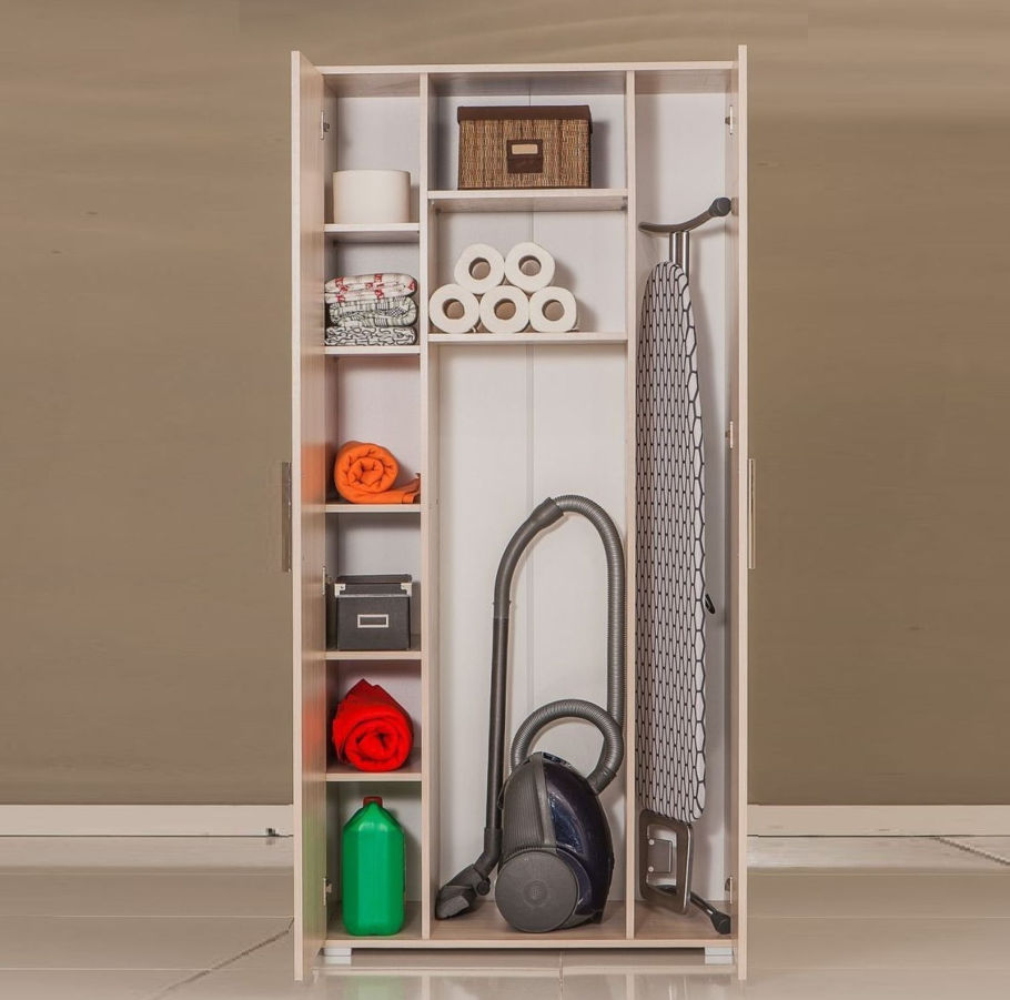 Хранение пылесоса в шкафу