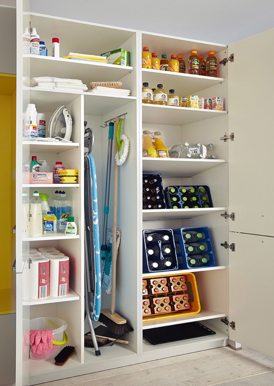 Шкаф купе для хозяйственных нужд