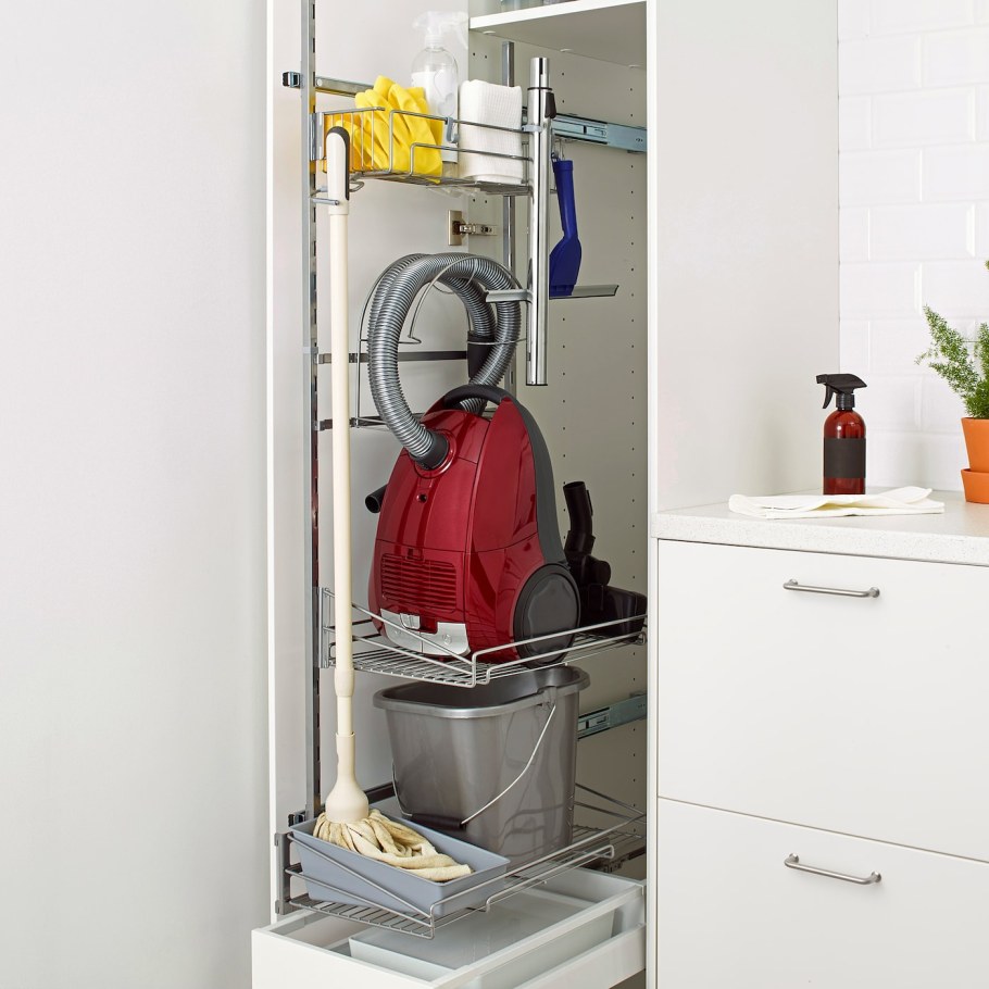 Шкаф хозяйственный ШМС-6.18