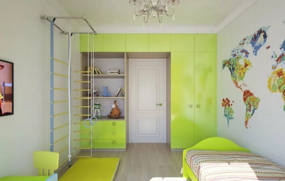 Шкаф вокруг двери в детской