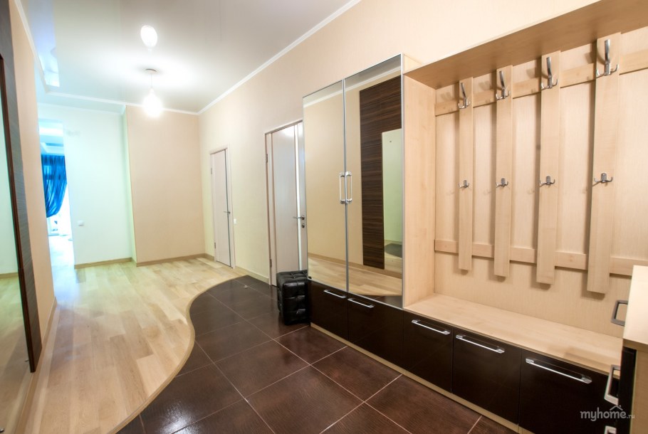 Большая прихожая