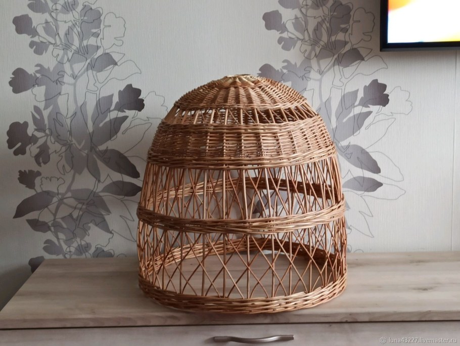 Плетеный абажур из лозы