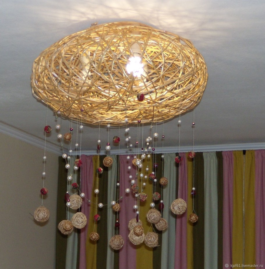 Люстра из прутьев