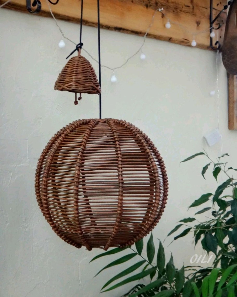 Плетеный абажур шар