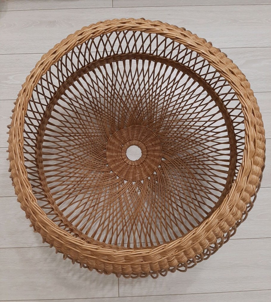 Абажуры из лозы в интерьере