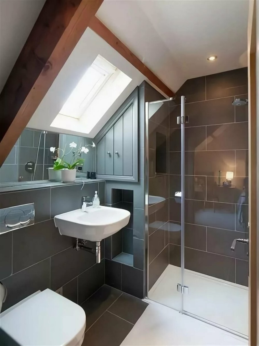 Ванная на мансардном этаже