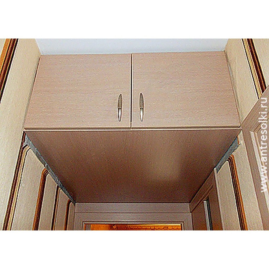 Антресоли в коридоре