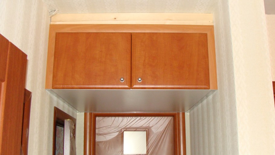 Дверь раздвижная ПВХ антресольная ш60-84хв50