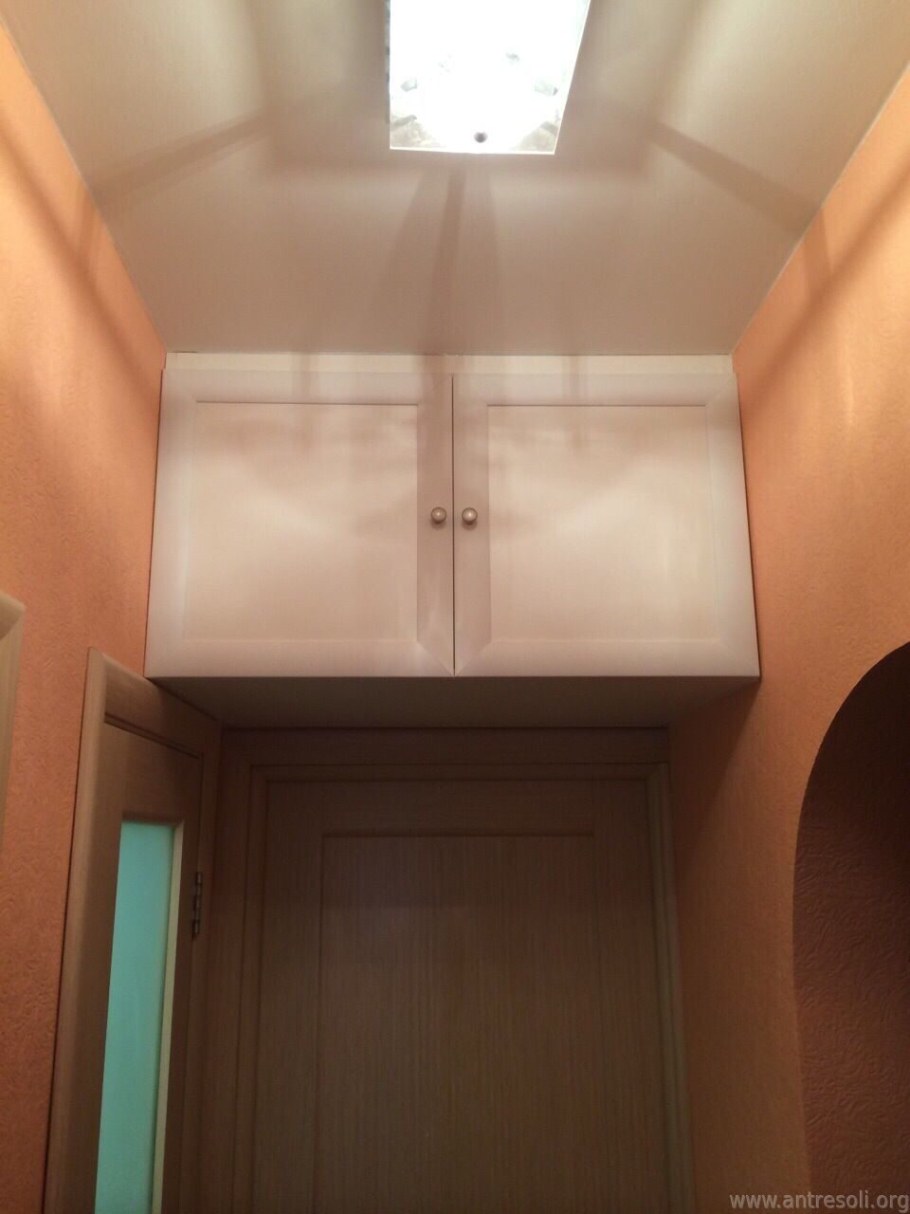 Антресоли в коридоре