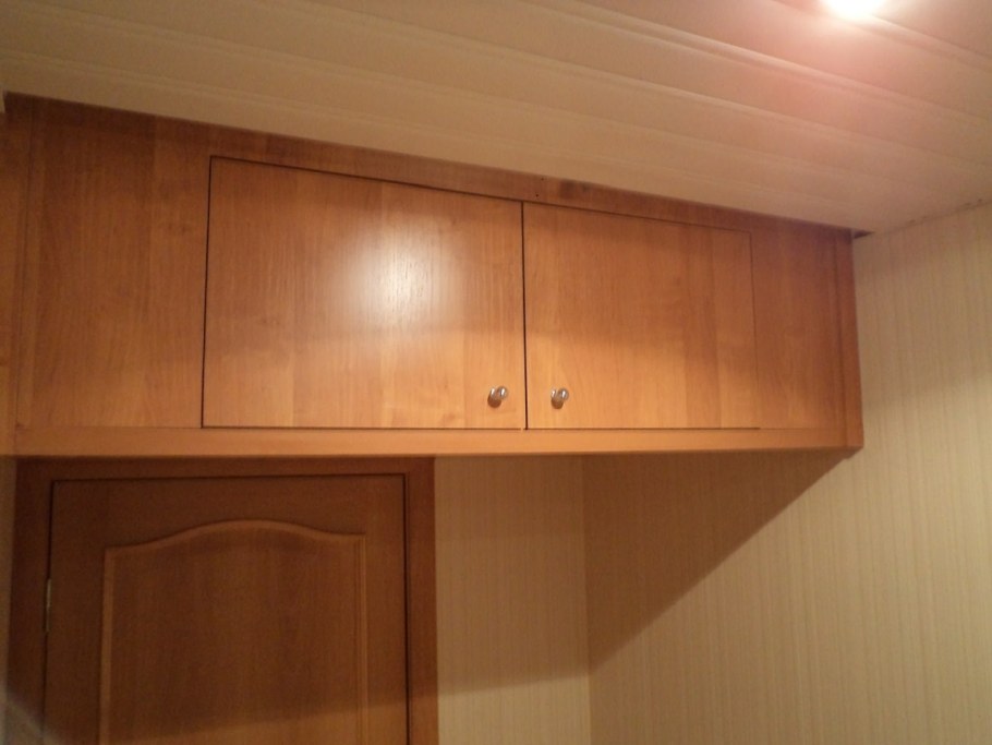 Антресоли в коридоре