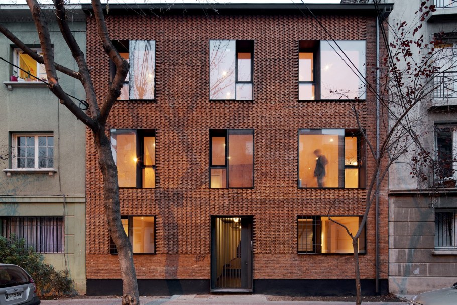 Необычные фасады домов