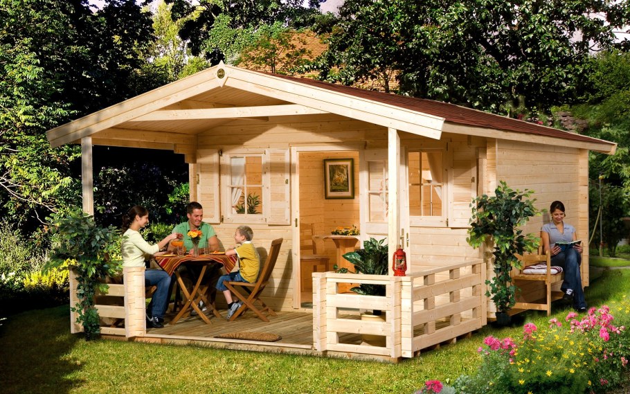 Тини Хаус с террасой