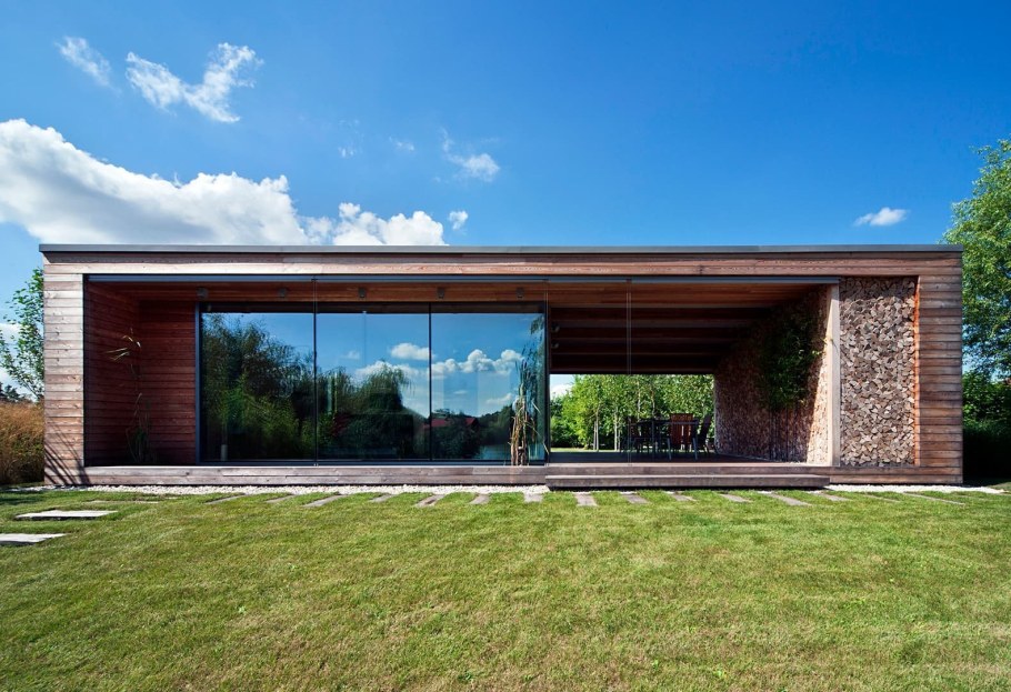 Одноэтажный дом с односкатной крышей лофт