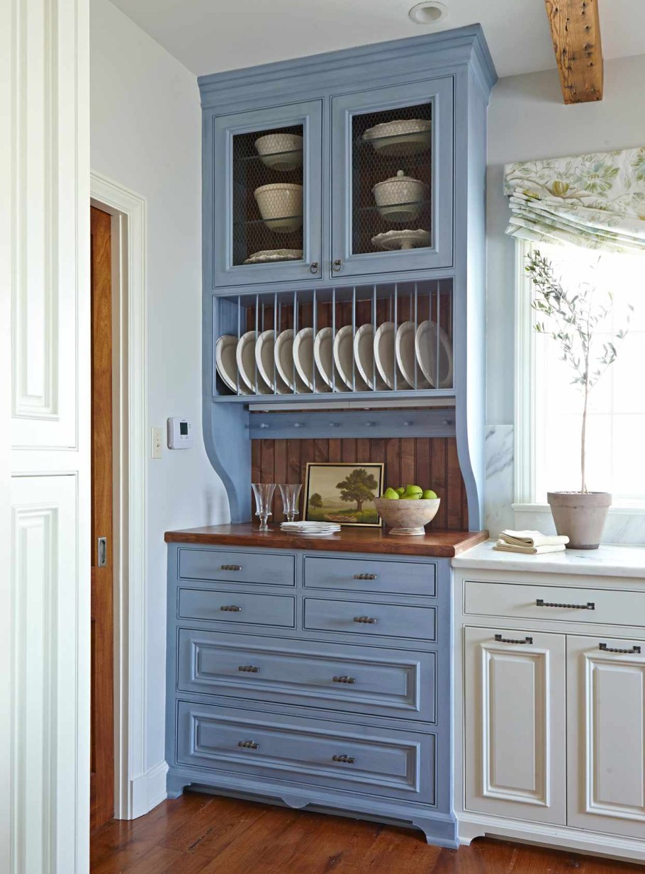 Маленький буфет для кухни