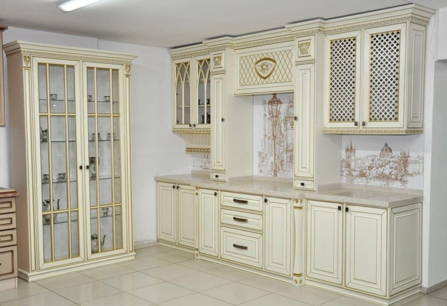 Кухонный гарнитур с буфетом в стиле Прованс