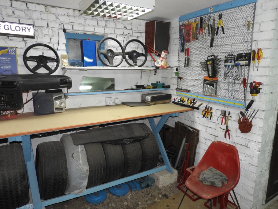 Наводим порядок в гараже