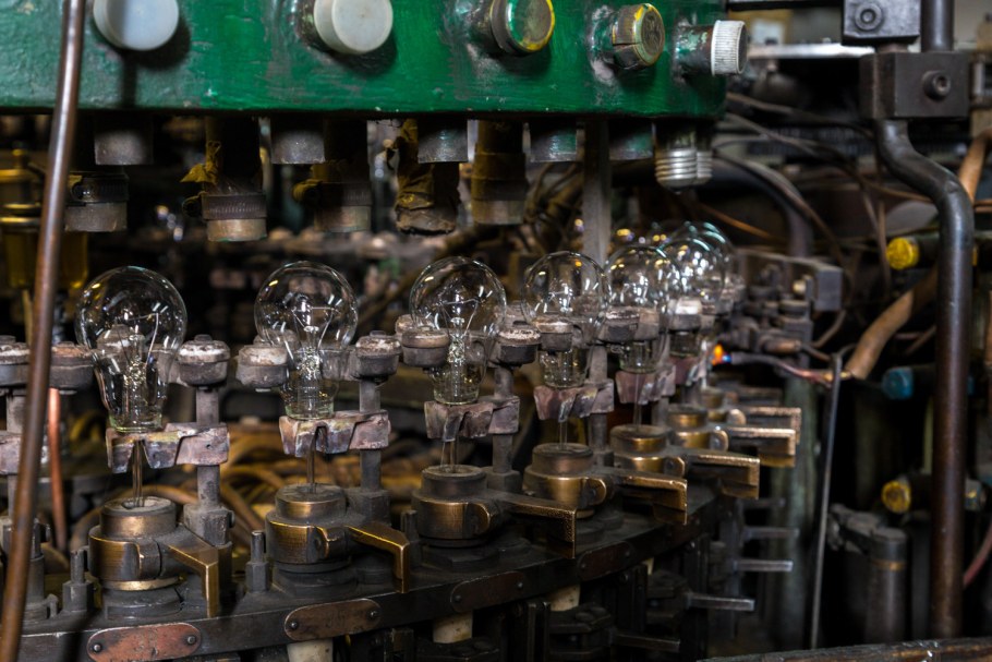 Калашниковский электроламповый завод