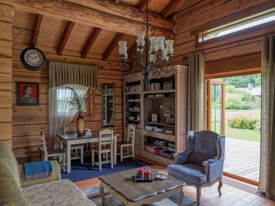 Интерьер деревянного дома