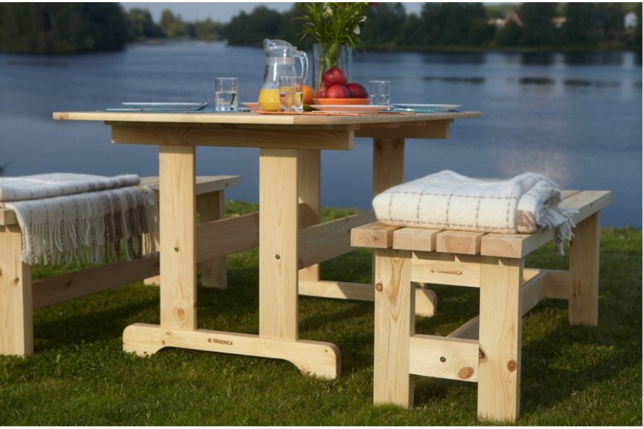 Стол садовый деревянный