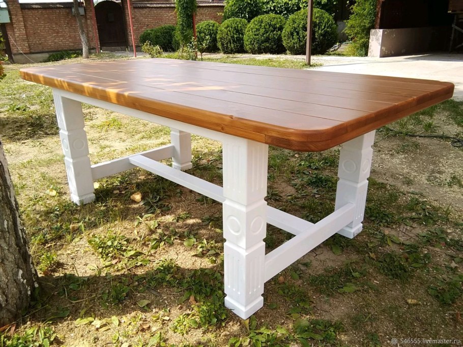 Стол деревянный