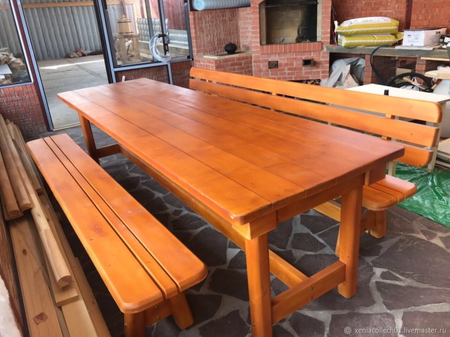 Стол уличный деревянный