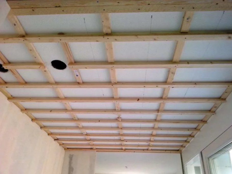 Деревянный каркас потолка