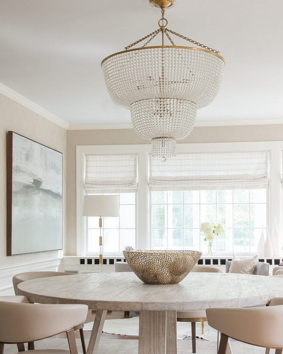 Круглый стол в интерьере