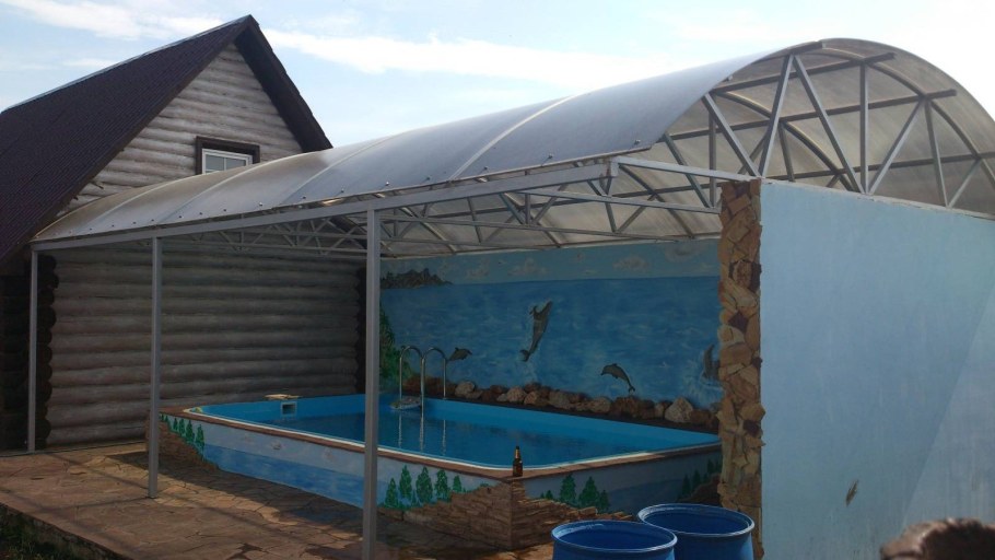 Дачный бассейн с навесом