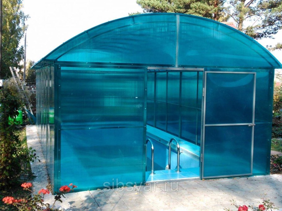 Навес над бассейном