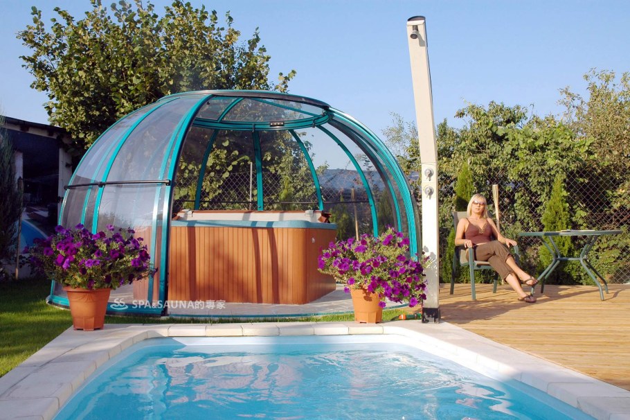 Навес над бассейном