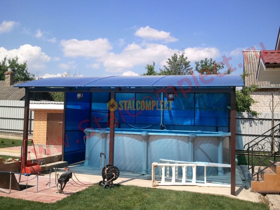 Бассейн под навесом