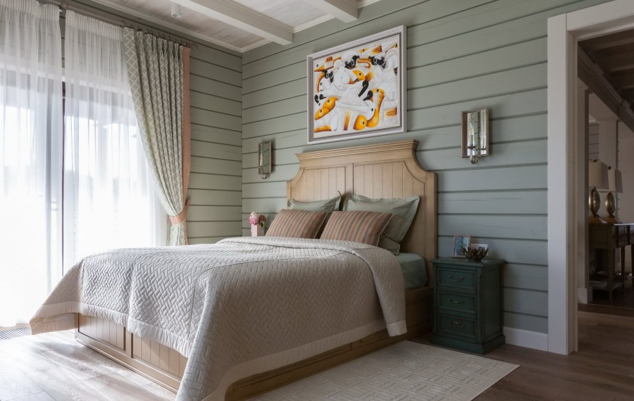 Спальня 12 кв.м. в доме из клееного бруса в скандинавском стиле