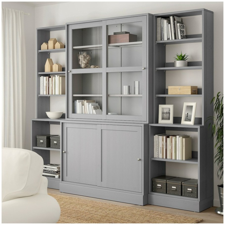 Книжный шкаф икеа хавста