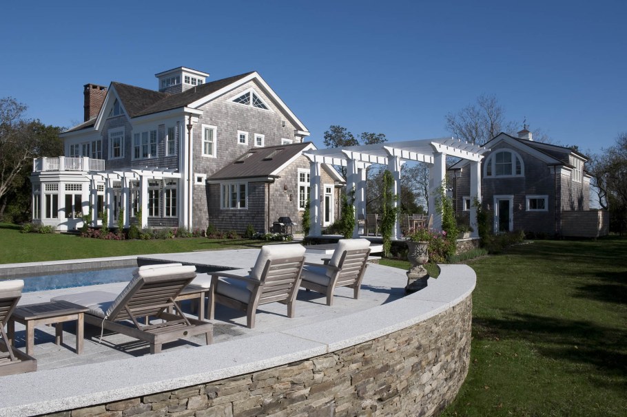 Дворик американского дома