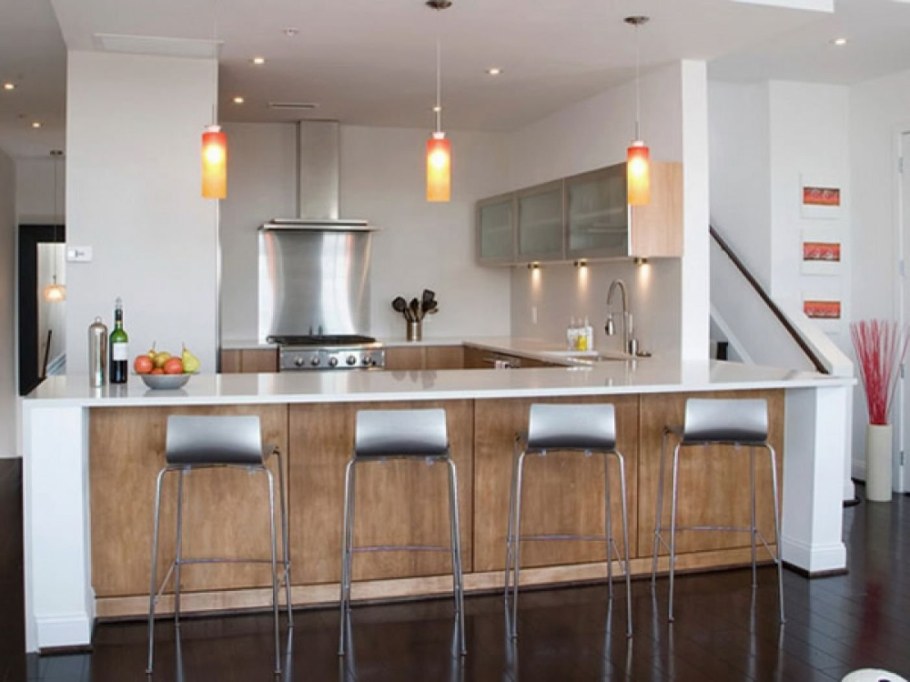 Светильники над барной стойкой