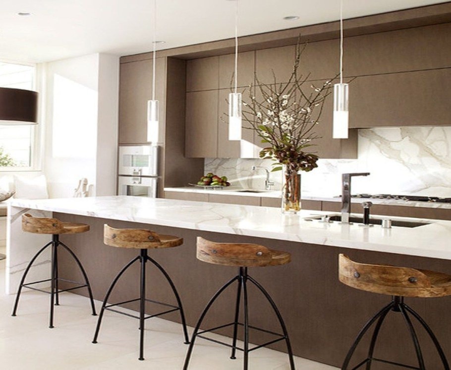 Подвесные светильники над барной стойкой