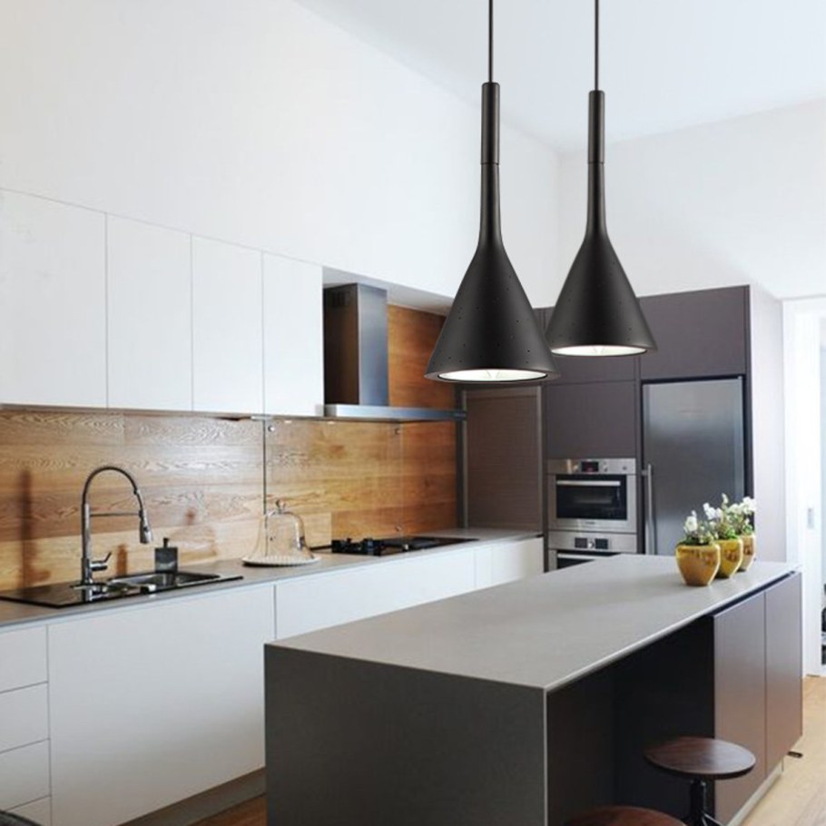 Светильники над барной стойкой