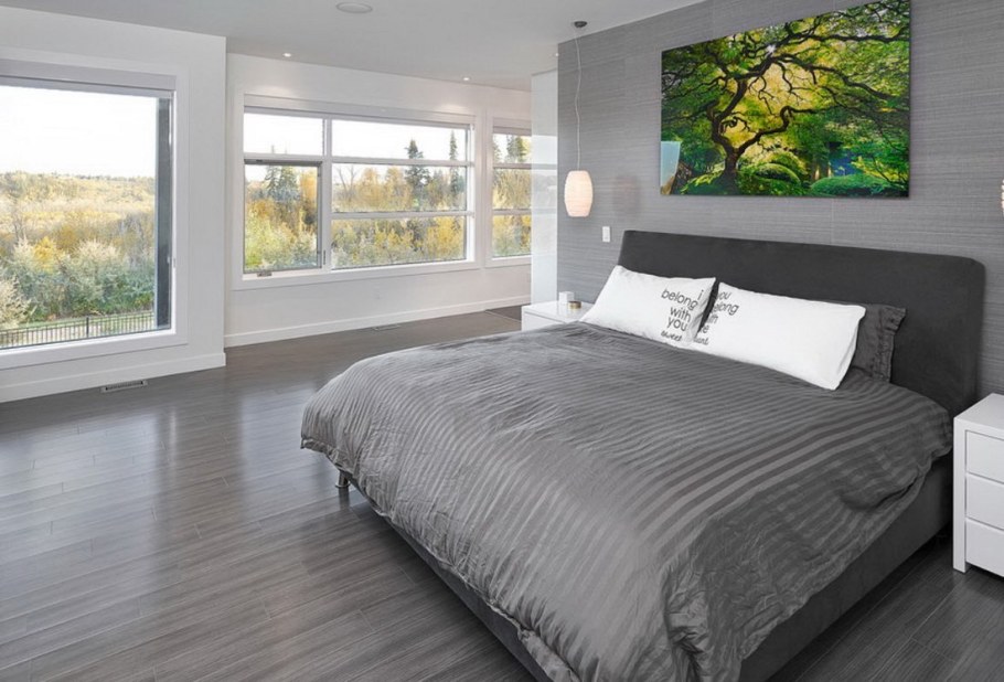 Серый ламинат в интерьере спальни