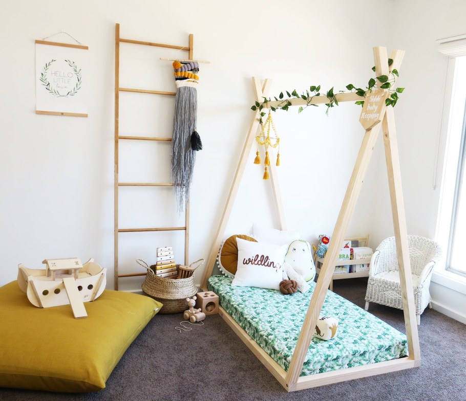 Кровать по Монтессори детская