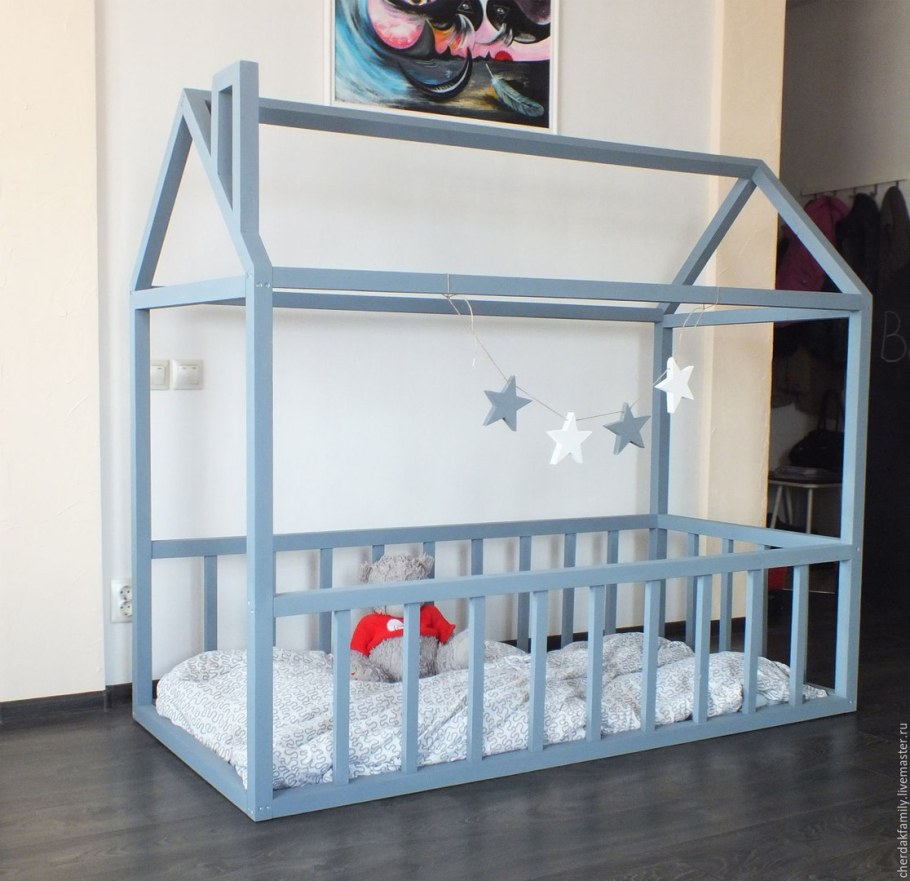 Детские кроватки домики