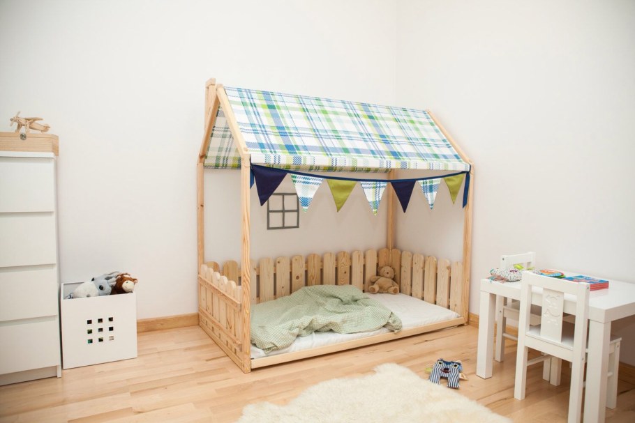 Кровать домик напольная Монтессори