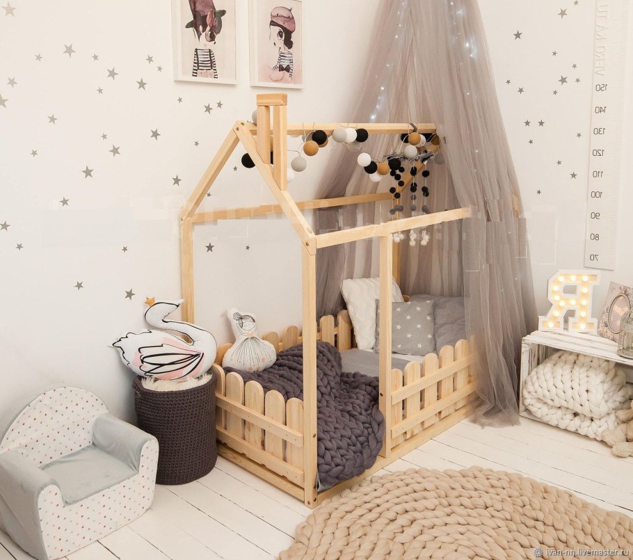 Кроватка домик Монтессори