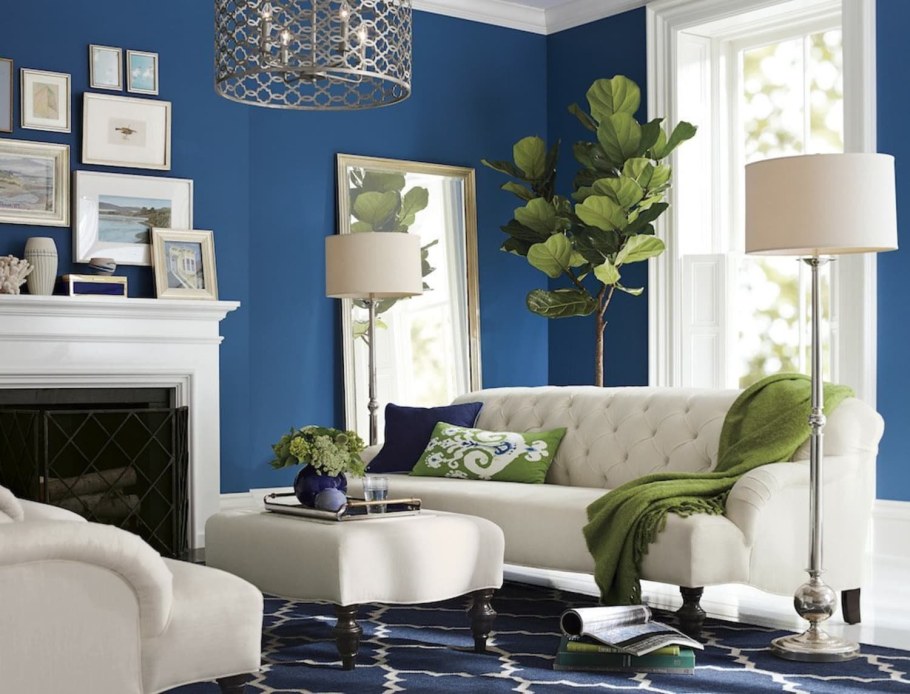 Гостиная в сине зеленых тонах