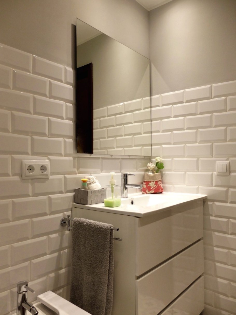 Ванная комната с плиткой кабанчик