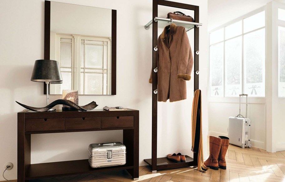 Вешалка в прихожую