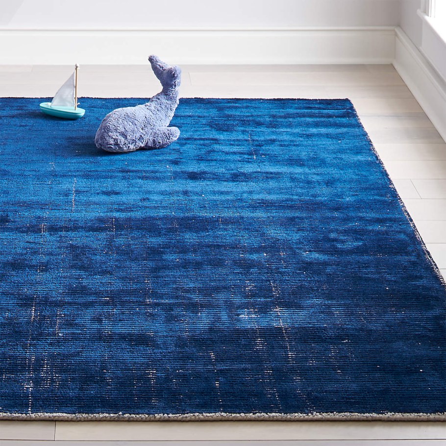 Ковер синего цвета